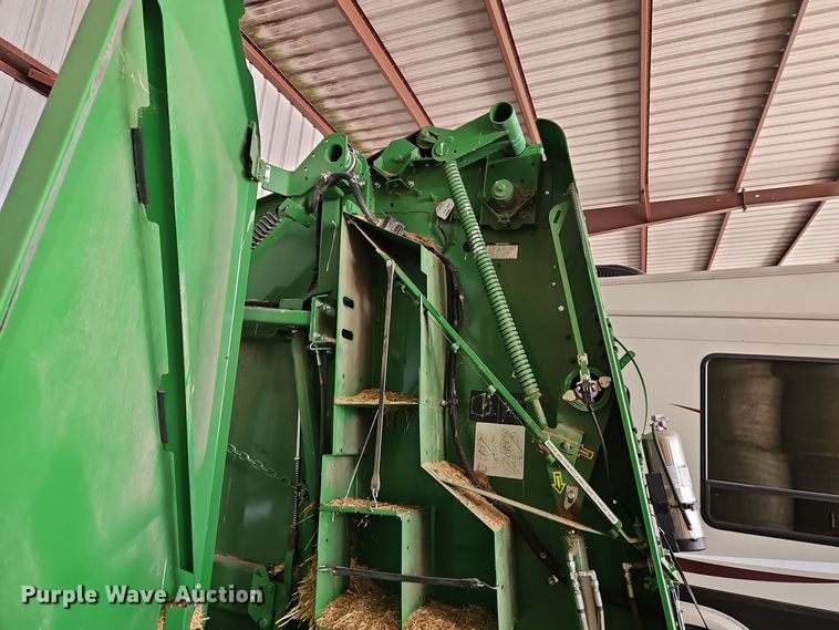 image for item EI8801 2019 John Deere 460M round baler