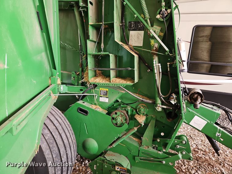 image for item EI8801 2019 John Deere 460M round baler