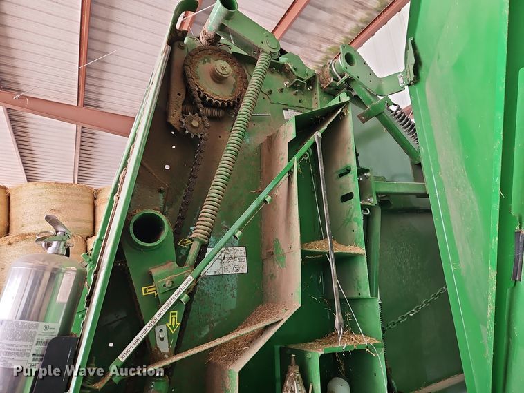 image for item EI8801 2019 John Deere 460M round baler