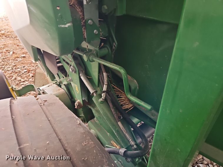 image for item EI8801 2019 John Deere 460M round baler