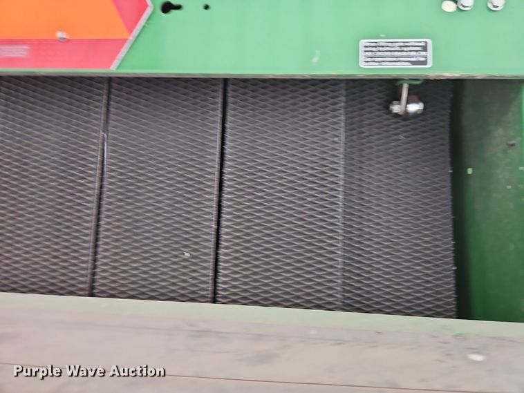 image for item EI8801 2019 John Deere 460M round baler