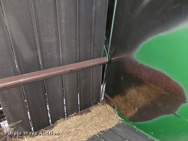 image for item EI8801 2019 John Deere 460M round baler