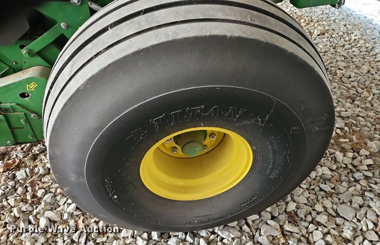 image for item EI8801 2019 John Deere 460M round baler