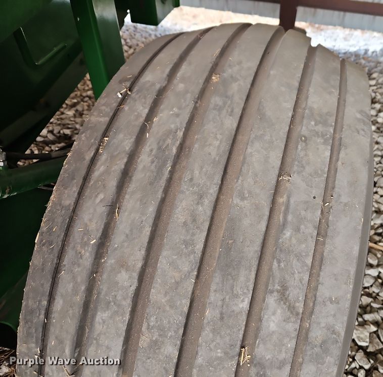 image for item EI8801 2019 John Deere 460M round baler