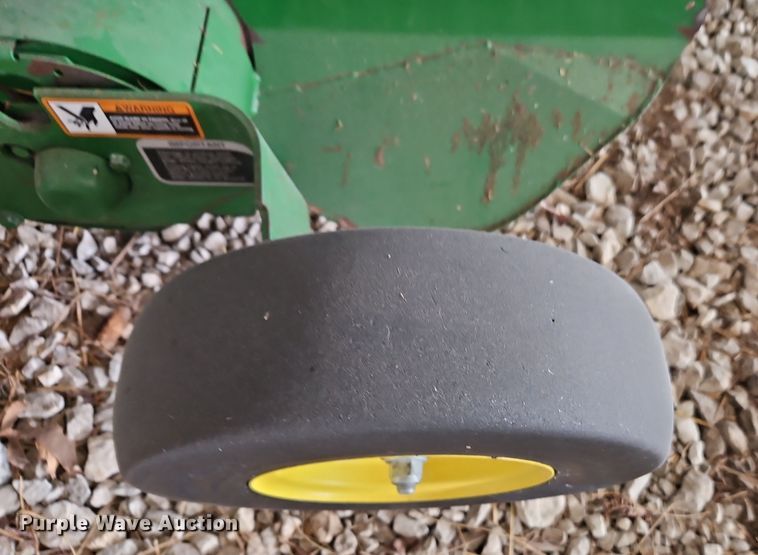 image for item EI8801 2019 John Deere 460M round baler