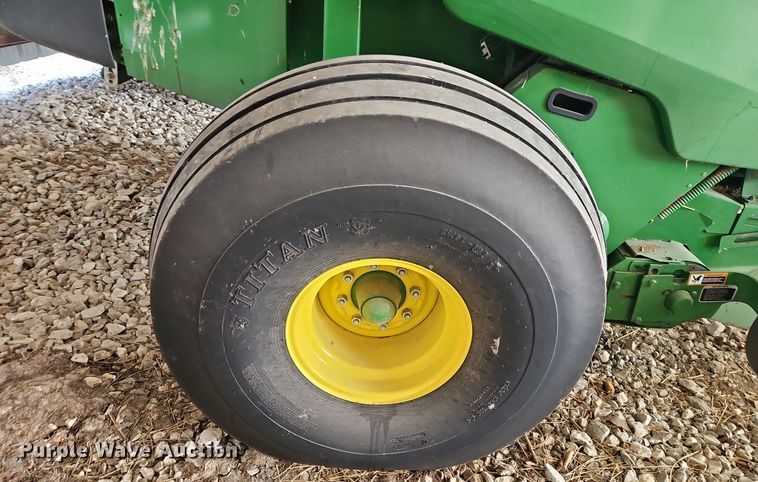 image for item EI8801 2019 John Deere 460M round baler