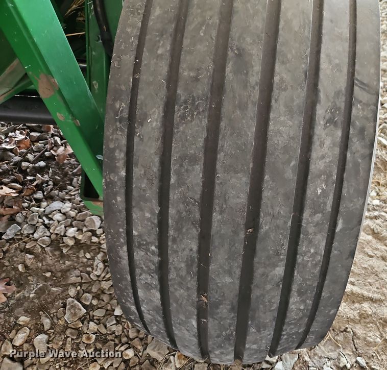 image for item EI8801 2019 John Deere 460M round baler