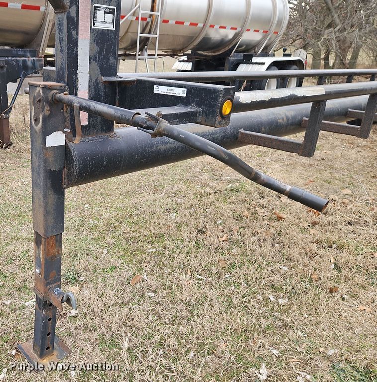 image for item EI8802 2013 Superior Steel Sales hay bale trailer