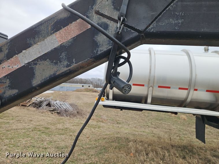 image for item EI8802 2013 Superior Steel Sales hay bale trailer