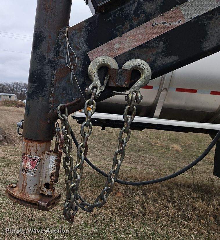 image for item EI8802 2013 Superior Steel Sales hay bale trailer