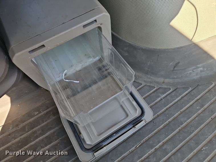 image for item EI8808 2020 John Deere 8245R MFWD tractor