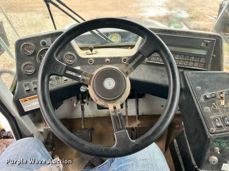 image for item EK2590 Agco Spra-Coupe 4440 sprayer