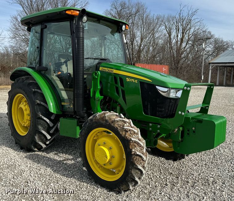 image for item EN5087 2022 John Deere 5075E MFWD tractor