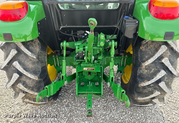 image for item EN5087 2022 John Deere 5075E MFWD tractor