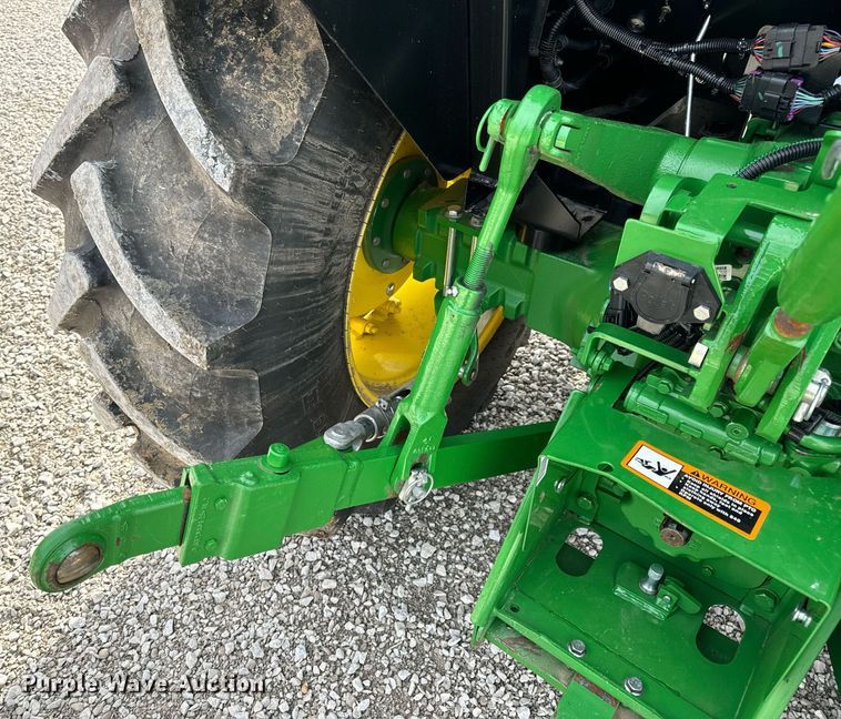 image for item EN5087 2022 John Deere 5075E MFWD tractor