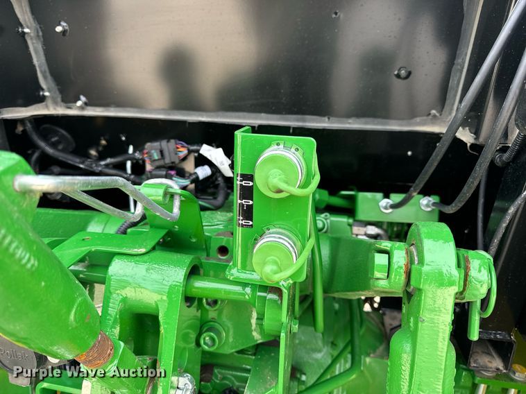 image for item EN5087 2022 John Deere 5075E MFWD tractor