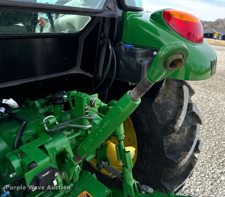 image for item EN5087 2022 John Deere 5075E MFWD tractor