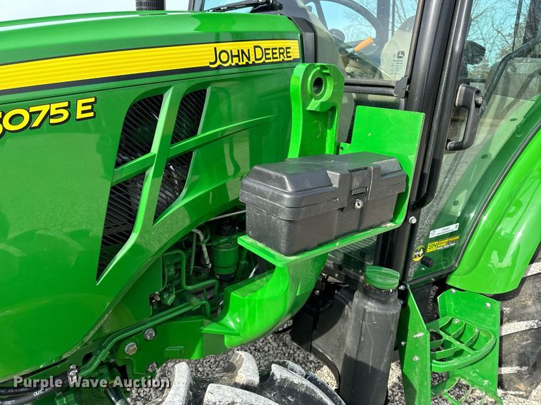 image for item EN5087 2022 John Deere 5075E MFWD tractor