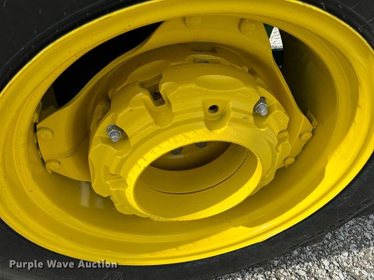 image for item EN5087 2022 John Deere 5075E MFWD tractor