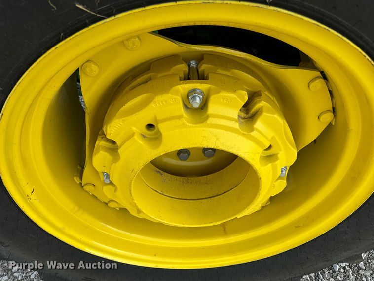 image for item EN5087 2022 John Deere 5075E MFWD tractor