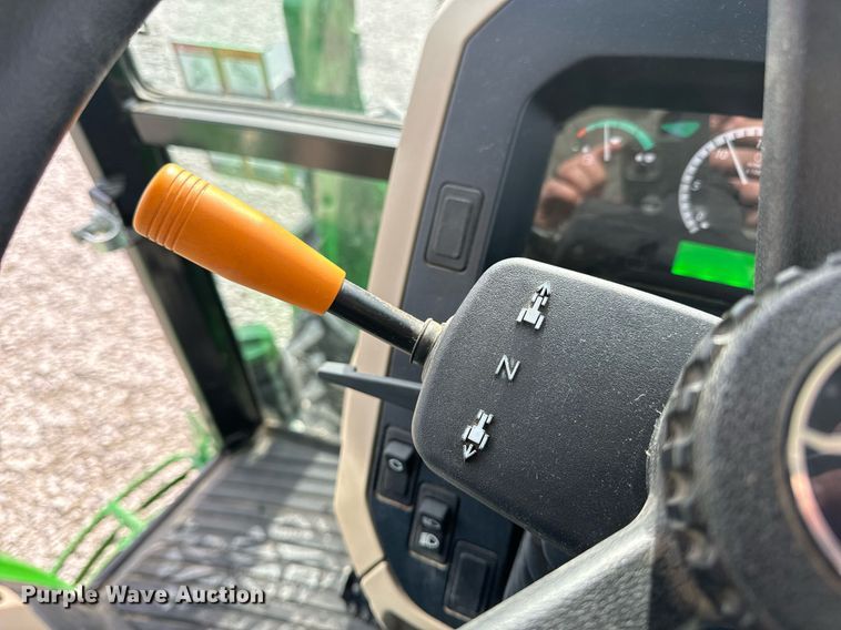 image for item EN5087 2022 John Deere 5075E MFWD tractor