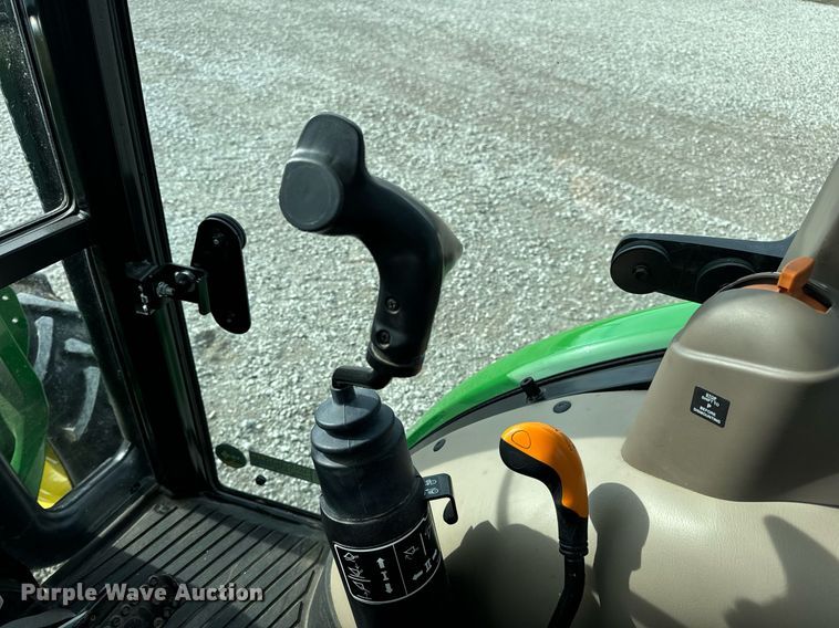 image for item EN5087 2022 John Deere 5075E MFWD tractor