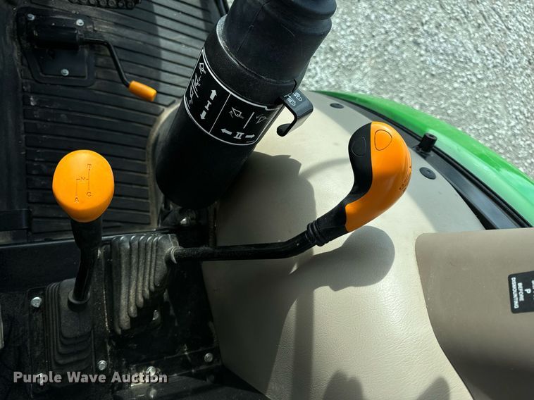 image for item EN5087 2022 John Deere 5075E MFWD tractor