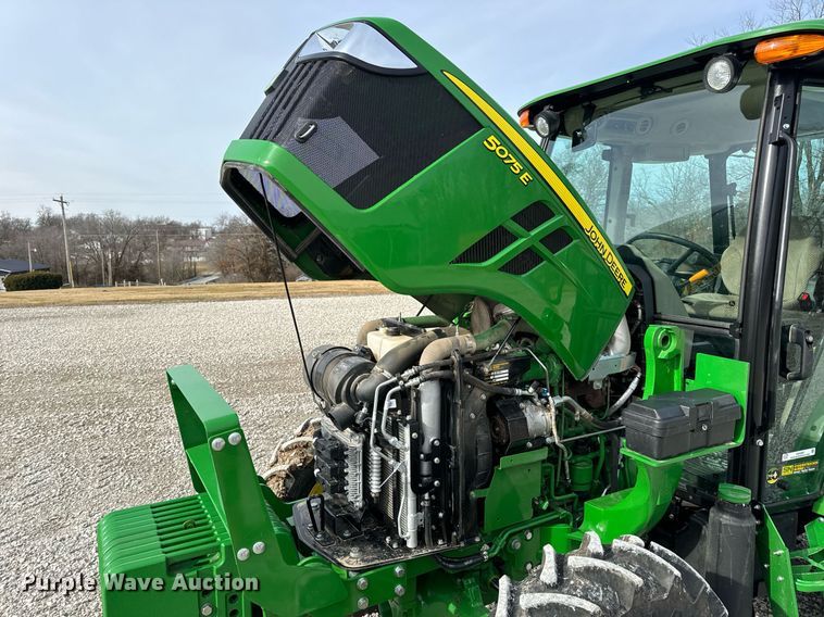 image for item EN5087 2022 John Deere 5075E MFWD tractor