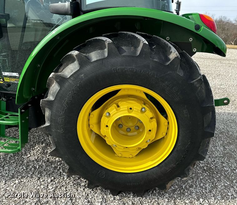 image for item EN5087 2022 John Deere 5075E MFWD tractor