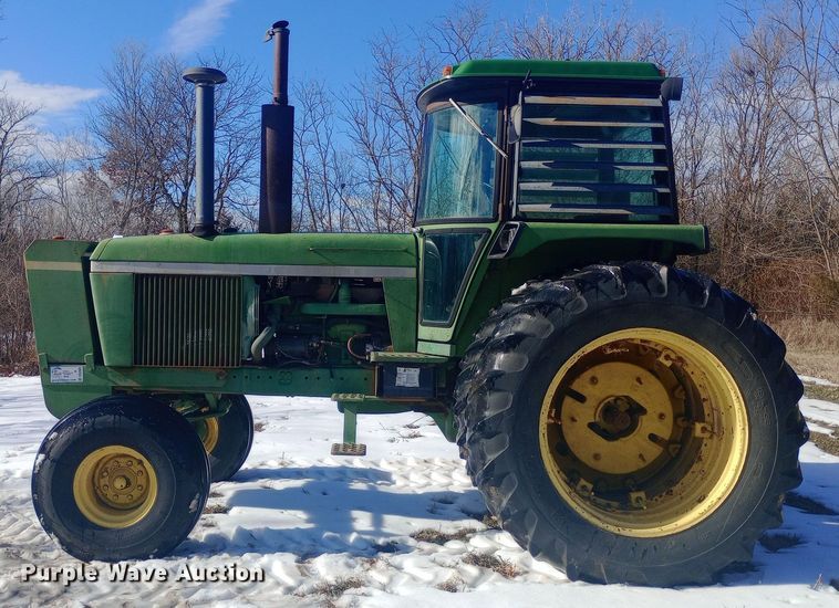 image for item EO0541 1975 John Deere 4430 tractor