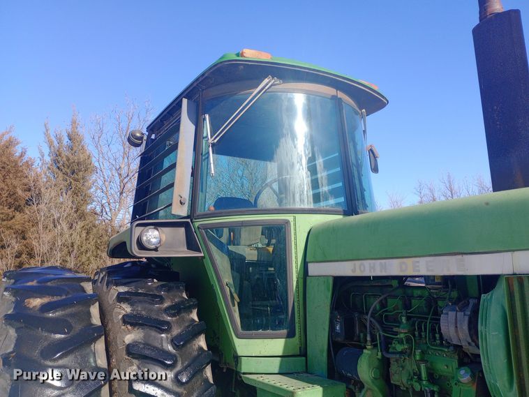 image for item EO0541 1975 John Deere 4430 tractor