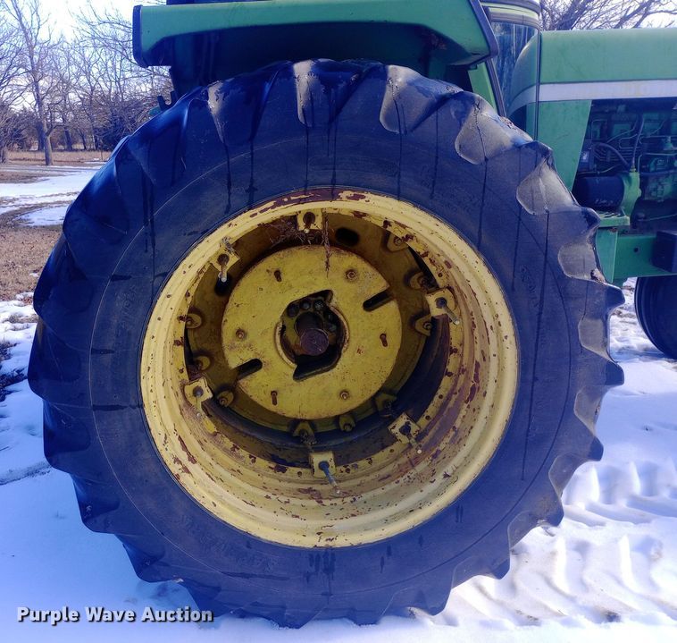 image for item EO0541 1975 John Deere 4430 tractor