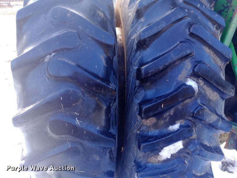 image for item EO0541 1975 John Deere 4430 tractor