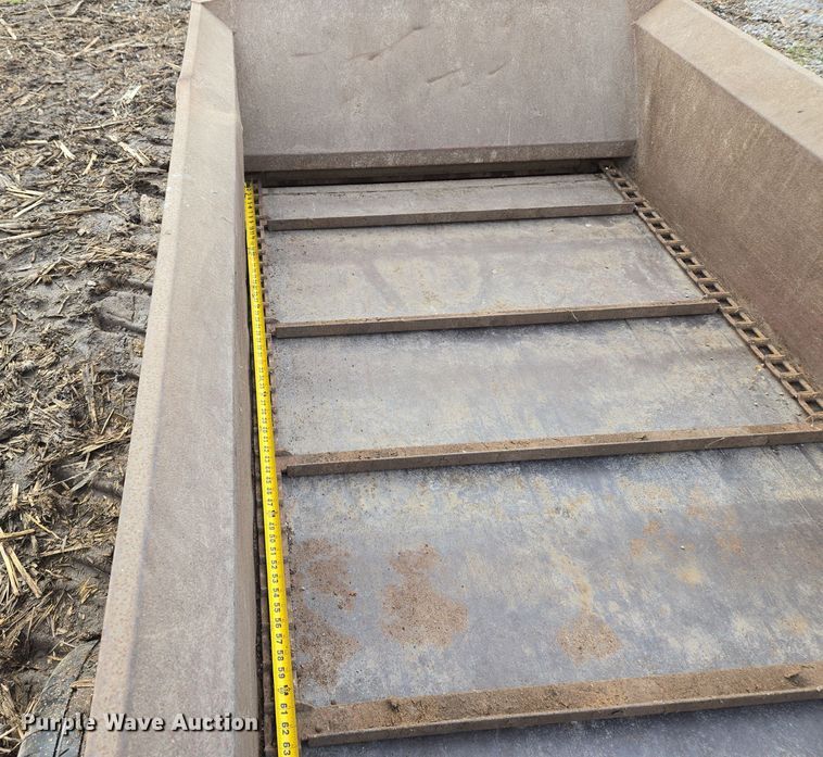 image for item EQ3947 Blair  manure spreader