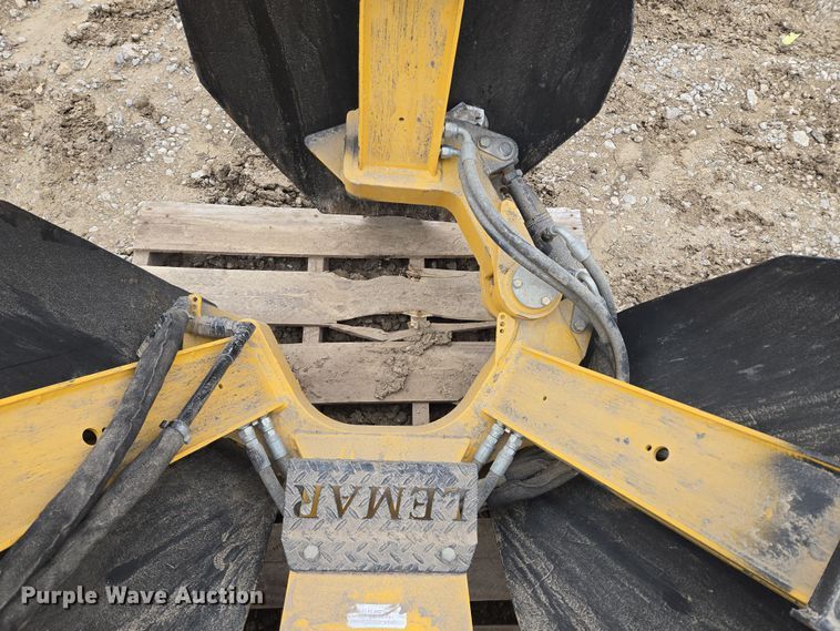 image for item EQ3991 Lemar skid steer tree spade 