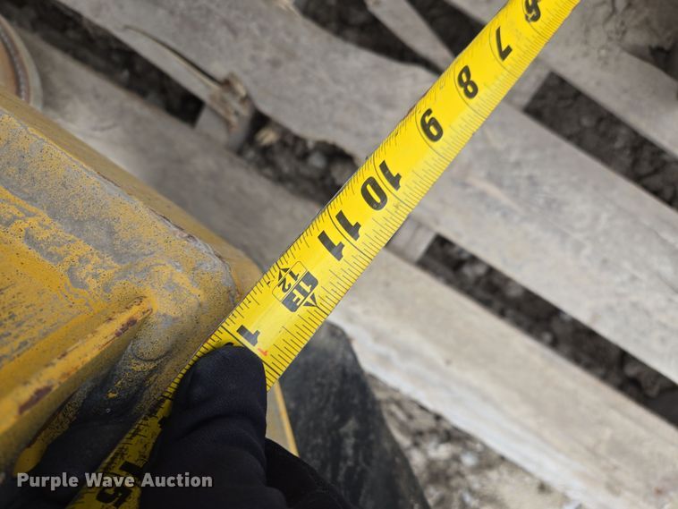 image for item EQ3991 Lemar skid steer tree spade 