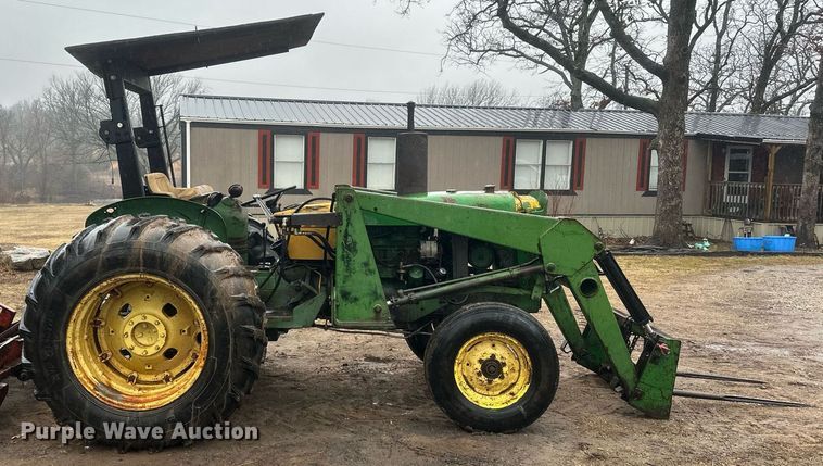 image for item ER4882 John Deere 2440 tractor