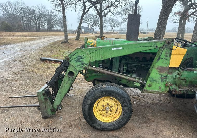 image for item ER4882 John Deere 2440 tractor
