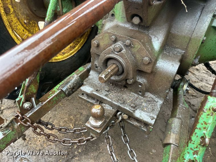 image for item ER4882 John Deere 2440 tractor