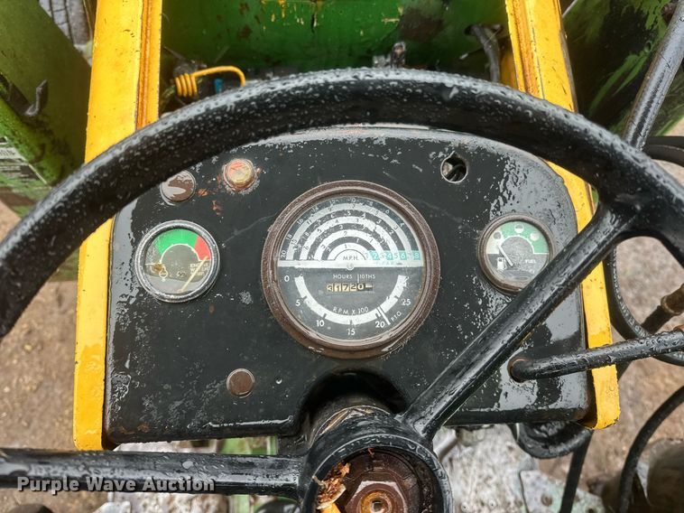 image for item ER4882 John Deere 2440 tractor
