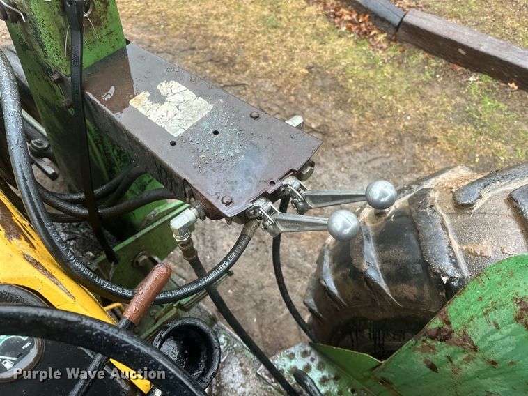 image for item ER4882 John Deere 2440 tractor