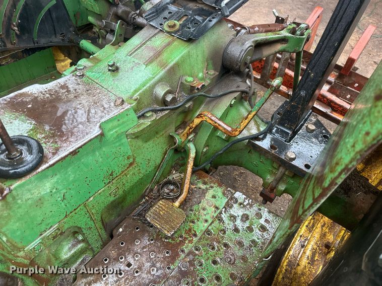 image for item ER4882 John Deere 2440 tractor