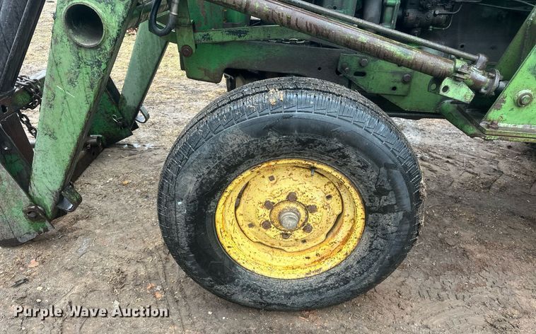 image for item ER4882 John Deere 2440 tractor