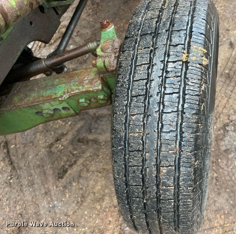 image for item ER4882 John Deere 2440 tractor