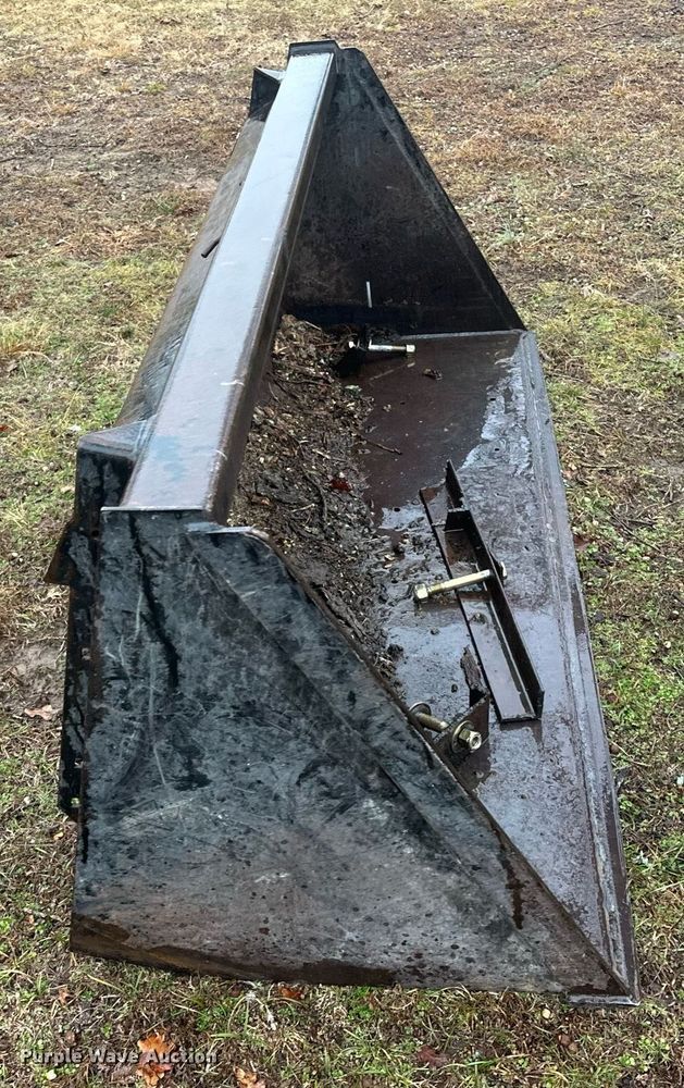 image for item ER4882 John Deere 2440 tractor