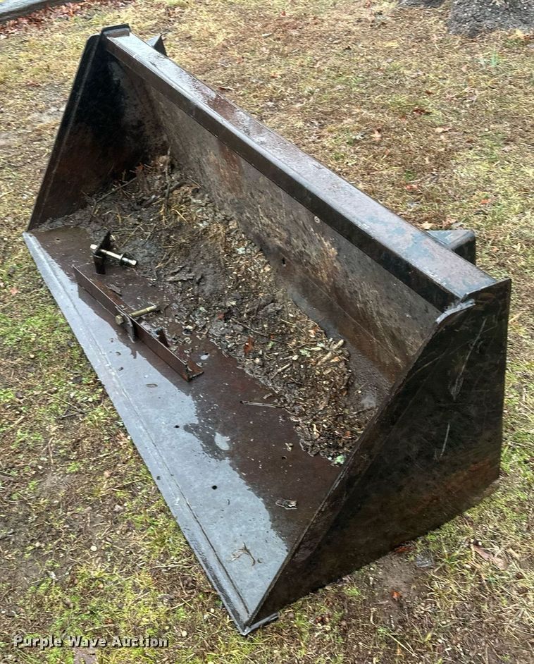 image for item ER4882 John Deere 2440 tractor