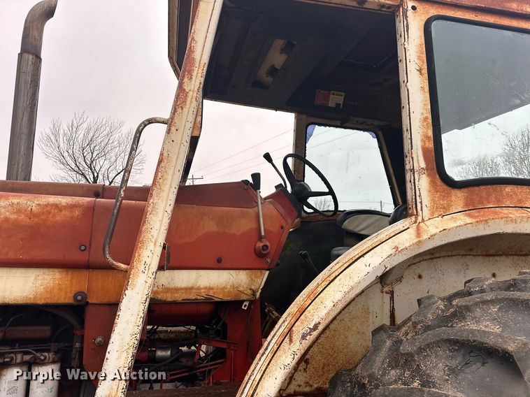 image for item ER4951 1973 International Harvester 1066 tractor