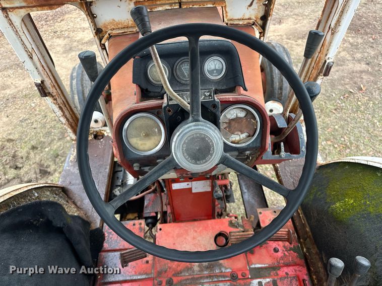 image for item ER4951 1973 International Harvester 1066 tractor