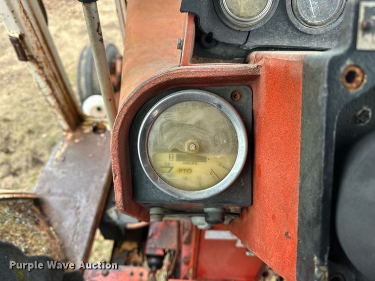 image for item ER4951 1973 International Harvester 1066 tractor