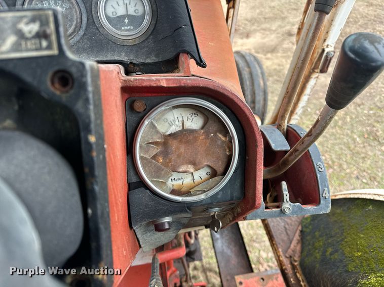 image for item ER4951 1973 International Harvester 1066 tractor